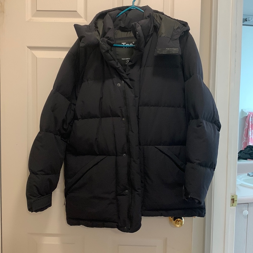 Barely used Aritzia TNA Winter coat, size Medium
